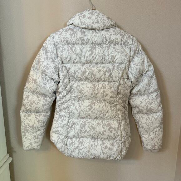 Athleta Downtown Printed Puffer Quilt Jacket Womens Sz S Python Seasalt Gorpcore - Picture 6 of 9